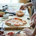 Pizzarette Deeg: Essentieel voor een Gezellige Pizza-avond