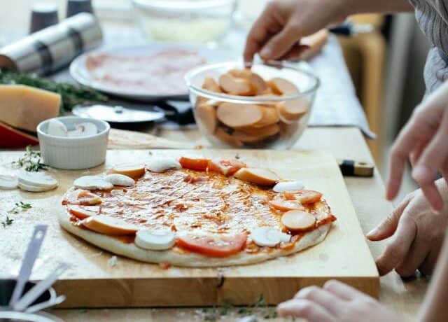 Pizzarette Deeg: Essentieel voor een Gezellige Pizza-avond