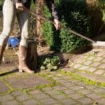 Groene Aanslag van Tegels Verwijderen: Alles Wat Je Moet Weten