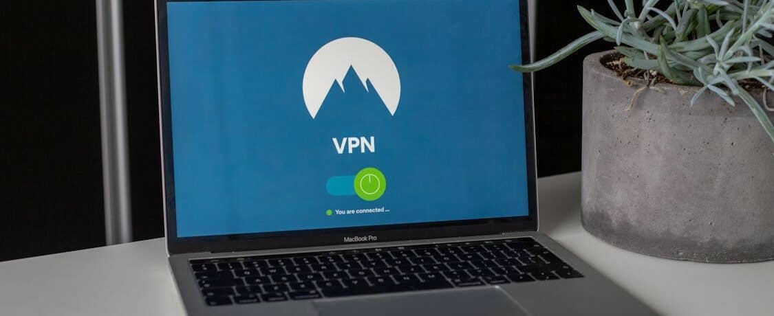 De Meedogenloze Jacht op Data: Hoe je Jezelf Beschermt met de Beste VPN