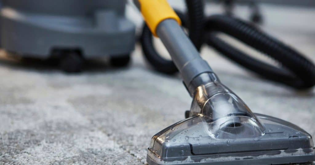 Tapijtreiniger professioneel gebruik: waar let u op bij intensieve tapijtreiniging?